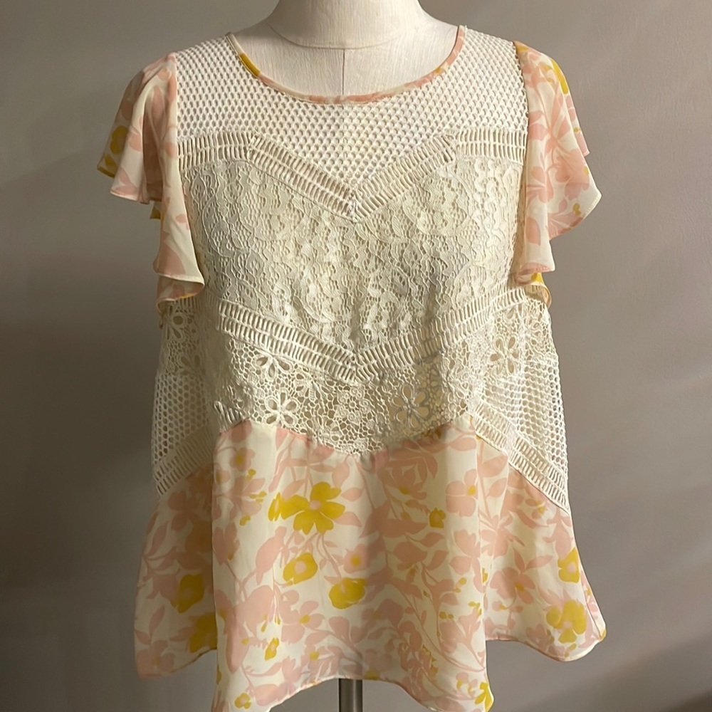 HD IN PARIS ANTHROPOLOGIE NETTING / LACE / CROCHET CHIFFON LIKE FLOW TOP SZ 6